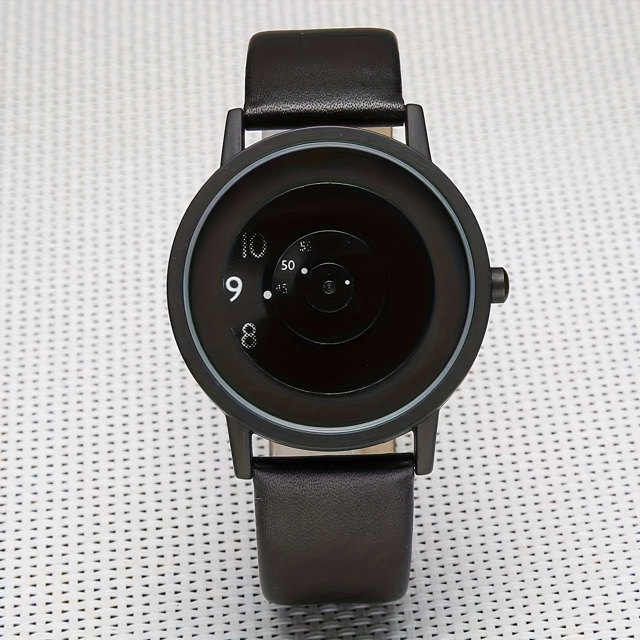 ساعة بتقنية كورية سوداء ، بسيط - مراجعة Canvas Strap Watch وسعره