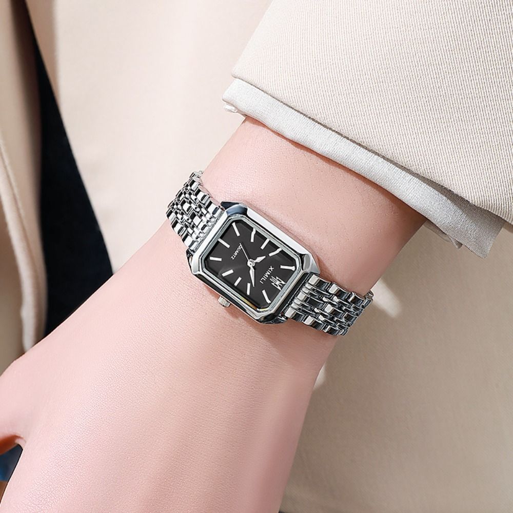 ساعات كوارتز أنيقة من الفولاذ  - مراجعة Canvas Strap Watch وسعره