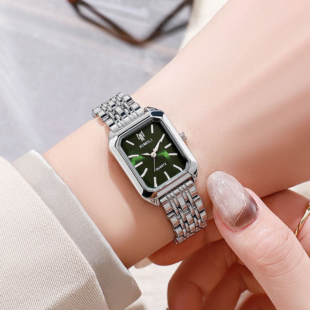 ساعات كوارتز أنيقة من الفولاذ  - مراجعة Canvas Strap Watch وسعره